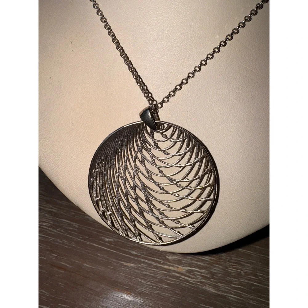 Silver Tone‎ Necklace & Earrings Jewelry Set Openwork Round Pendant